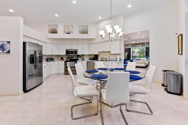 Chandelier, Dining room, Interior, Kitchen, Recessed Lighting, Stainless Steel Appliances