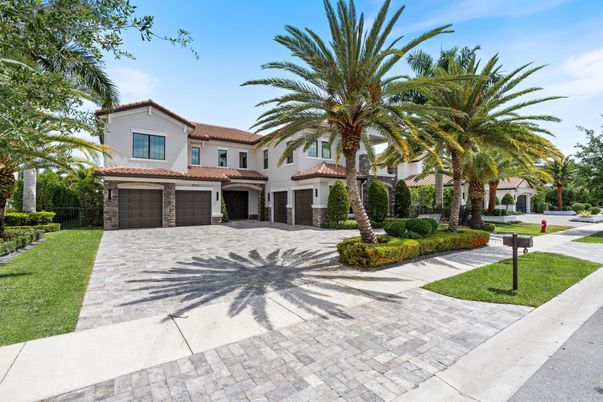 Attached, Exterior, Facade, Spanish Mediterranean