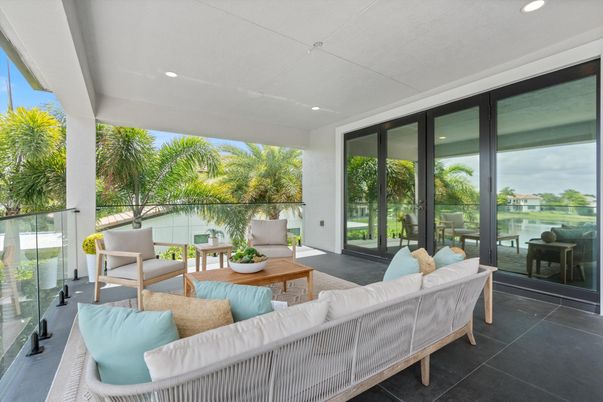 Exterior, Interior, Recessed Lighting, Water