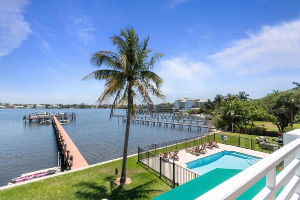 Exterior, Lake, Pool