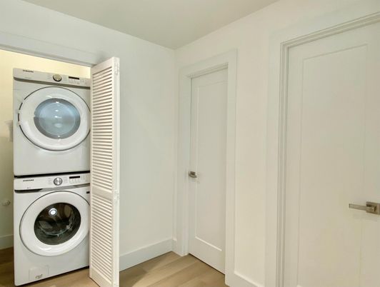 Interior, Utility Closets, Washer, Wood Texture Flooring