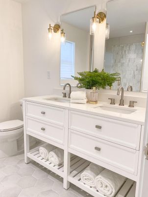 Bathroom, Dual Sink Vanities, Interior, Recessed Lighting