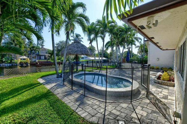 Exterior, Pool, Water