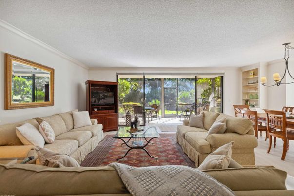Chandelier, Dining room, Interior, Living room