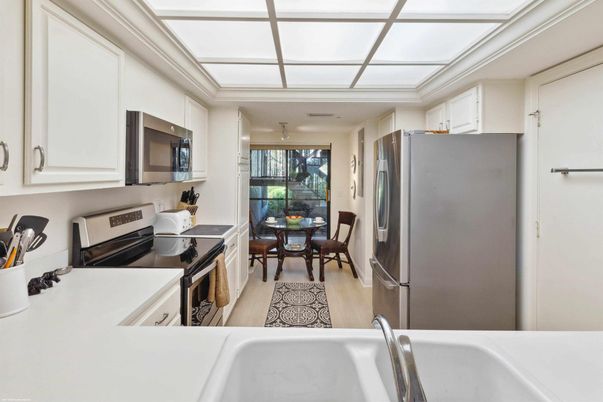 Dining room, Interior, Kitchen, Pendant Lights, Wood Texture Flooring