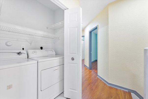 Interior, Utility Closets, Washer, Wood Texture Flooring