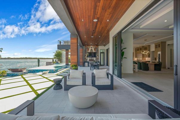 Exterior, Pool, Water