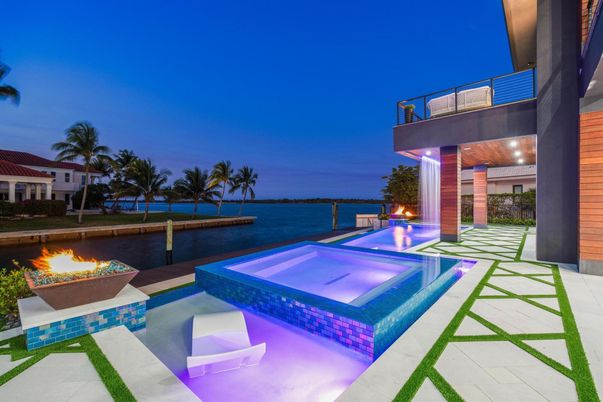Exterior, Pool, Water