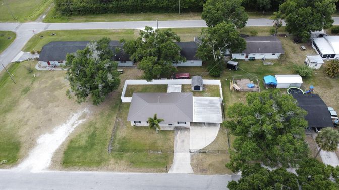 Exterior, Drone