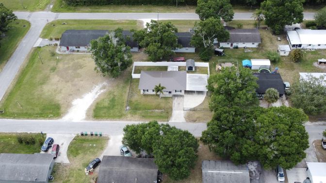 Exterior, Drone