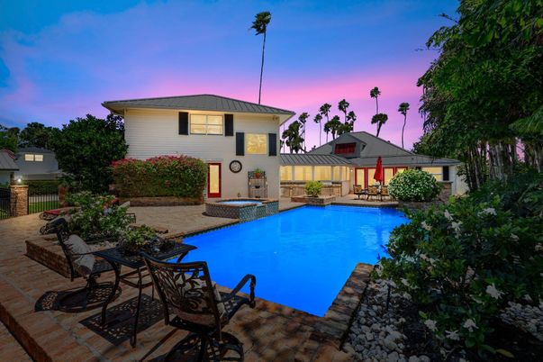 Exterior, Pool