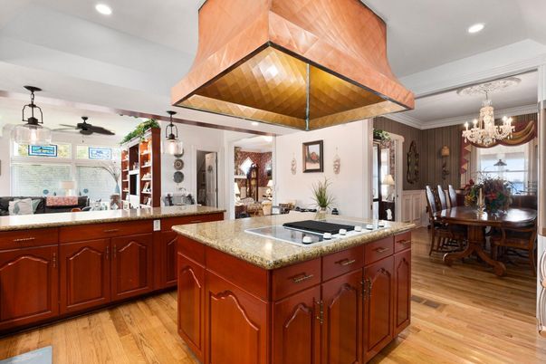 Chandelier, Dining room, Interior, Recessed Lighting, Wood Texture Flooring
