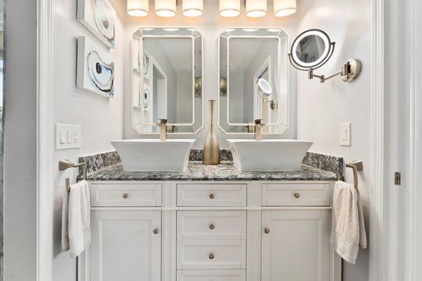 Bathroom, Dual Sink Vanities, Interior