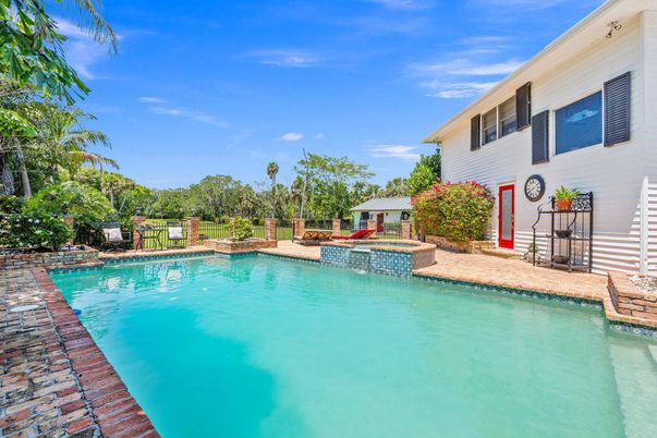 Exterior, Pool
