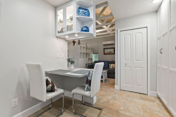 Dining room, Interior, Recessed Lighting