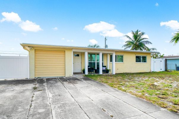 Attached, Backyard, Exterior, Facade, Ranch
