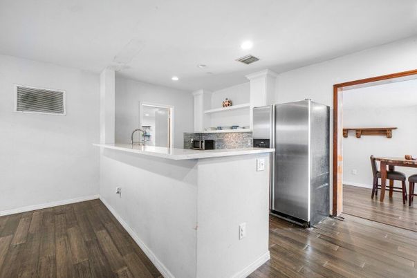 Dining room, Interior, Kitchen, Recessed Lighting, Wood Texture Flooring