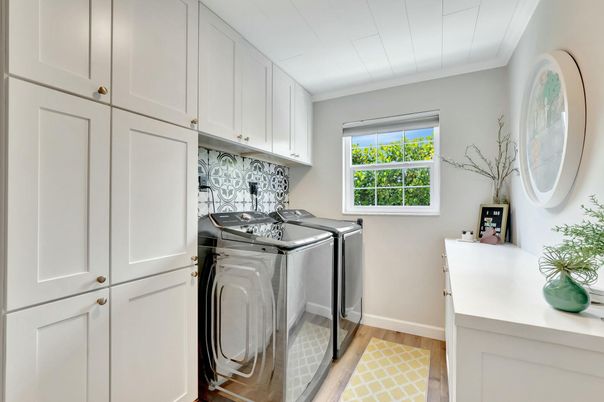 Interior, Washer, Wood Texture Flooring