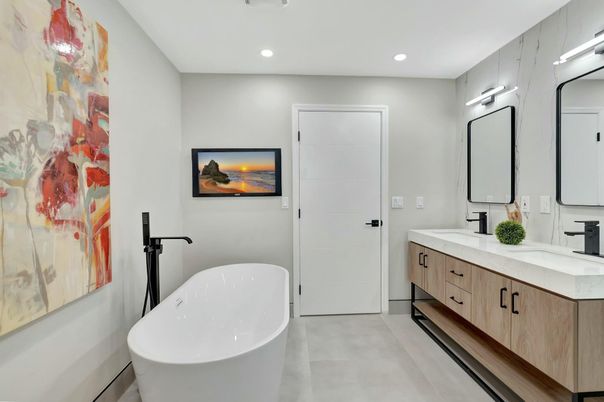 Bathroom, Dual Sink Vanities, Free Standing Baths, Interior, Recessed Lighting
