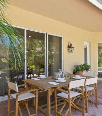 Dining room, Exterior