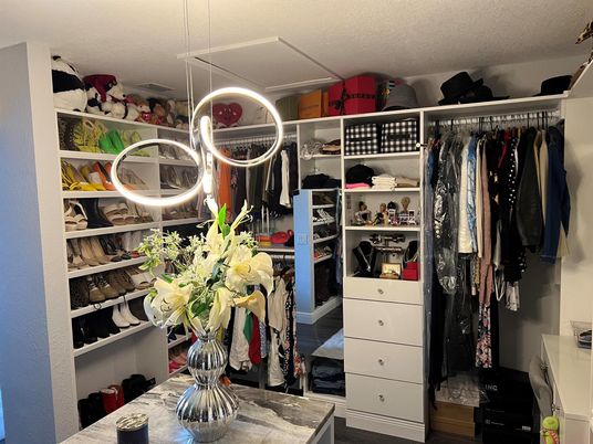 Interior, Walk-in Closets