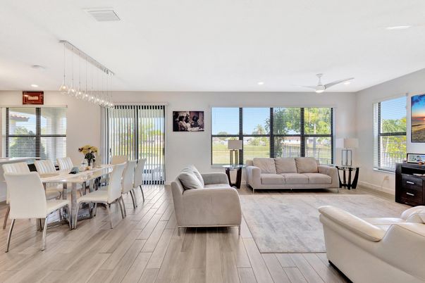 Dining room, Interior, Living room, Pendant Lights, Recessed Lighting, Wood Texture Flooring