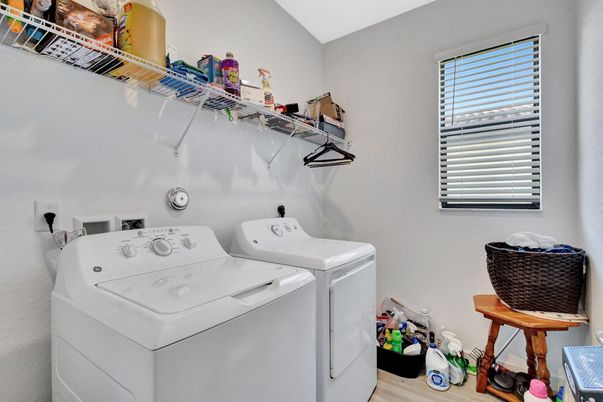 Interior, Washer, Wood Texture Flooring