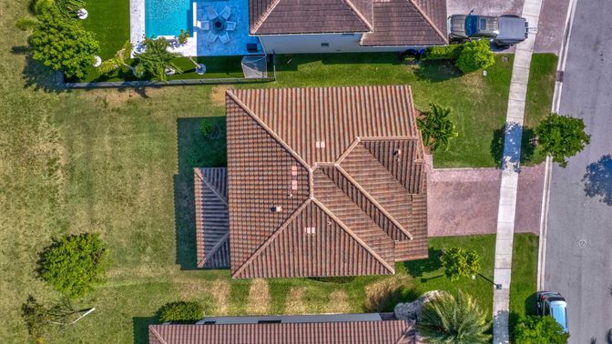 Exterior, Drone