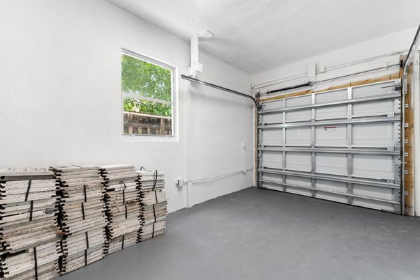 Garage, Interior
