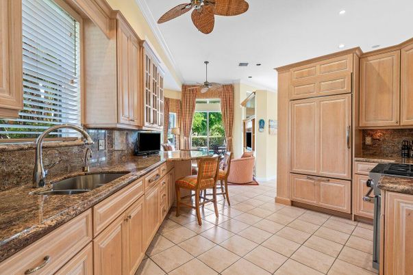 Dining room, Interior, Kitchen, Recessed Lighting