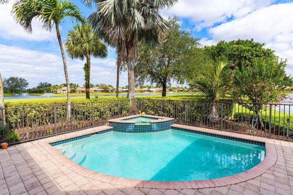 Exterior, Pool, Water