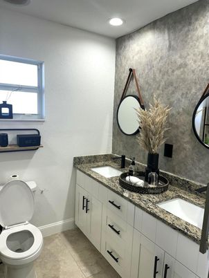 Bathroom, Dual Sink Vanities, Interior, Recessed Lighting