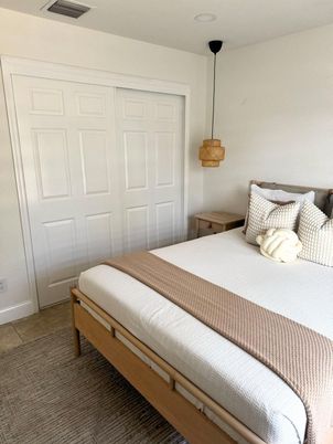 Bedroom, Interior, Pendant Lights