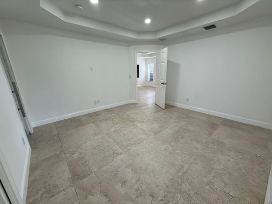 Empty room, Interior, Recessed Lighting
