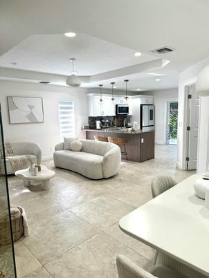 Interior, Living room, Pendant Lights, Recessed Lighting