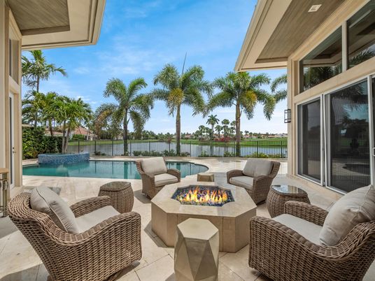 Exterior, Pool, Water
