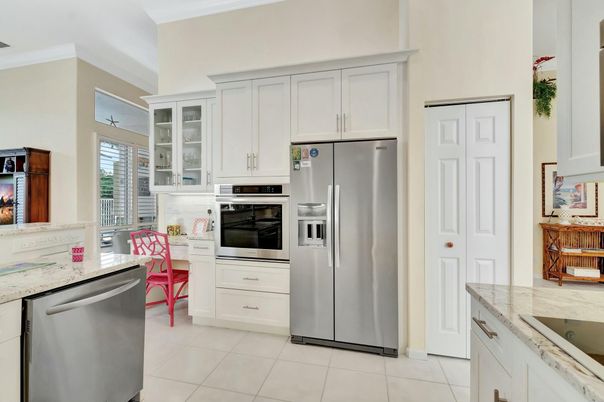 Dining room, Interior, Kitchen, Stainless Steel Appliances