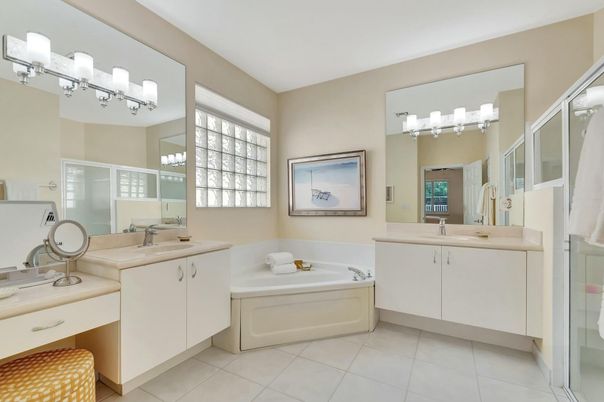 Bathroom, Dual Sink Vanities, Interior