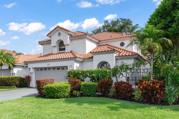 Attached, Exterior, Facade, Spanish Mediterranean