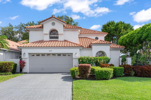 Attached, Exterior, Facade, Spanish Mediterranean
