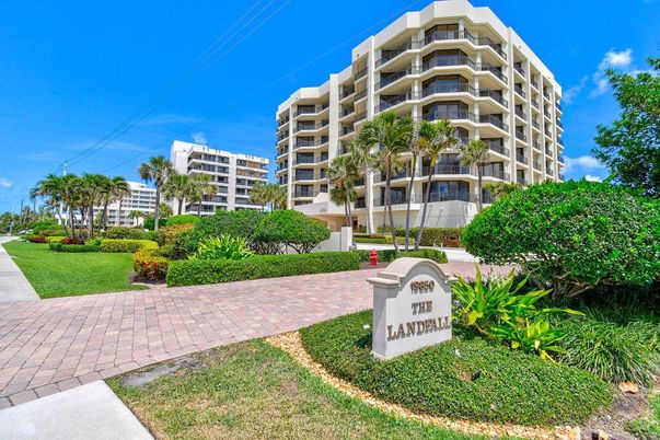 Exterior, Facade, Condo Building