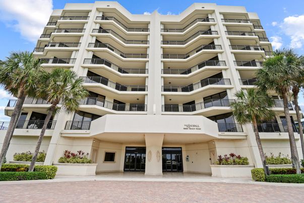 Exterior, Facade, Condo Building