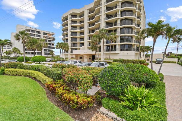 Exterior, Facade, Condo Building