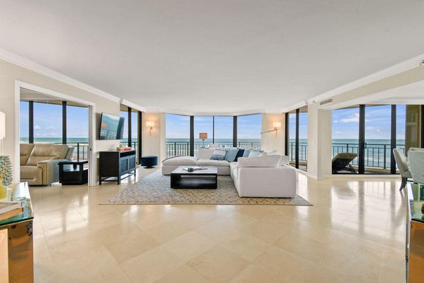 Interior, Living room, Water