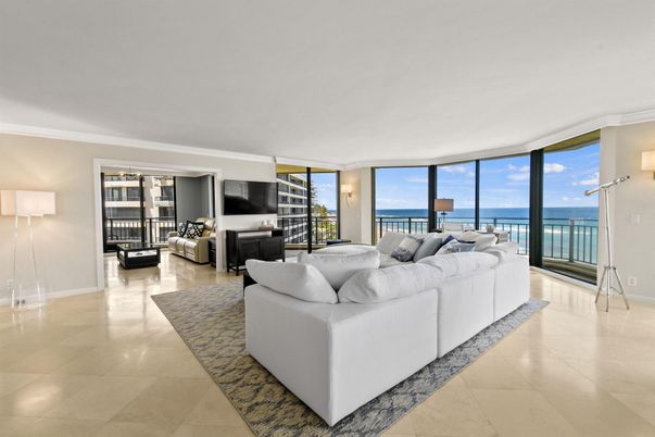 Interior, Living room, Water