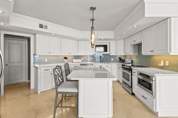Interior, Kitchen, Pendant Lights, Recessed Lighting, Stainless Steel Appliances