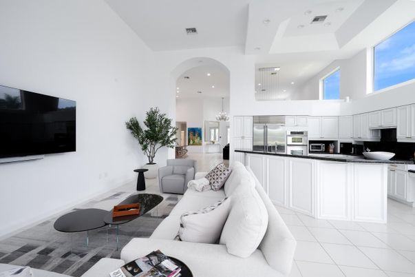 Interior, Kitchen, Living room, Pendant Lights, Recessed Lighting, Stainless Steel Appliances