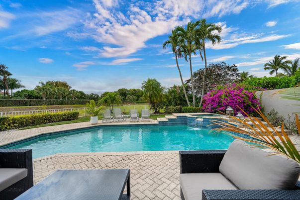 Exterior, Pool, Water