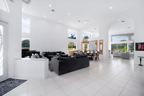 Dining room, Interior, Living room, Pendant Lights, Recessed Lighting