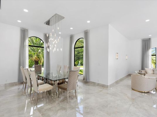 Dining room, Interior, Pendant Lights, Recessed Lighting